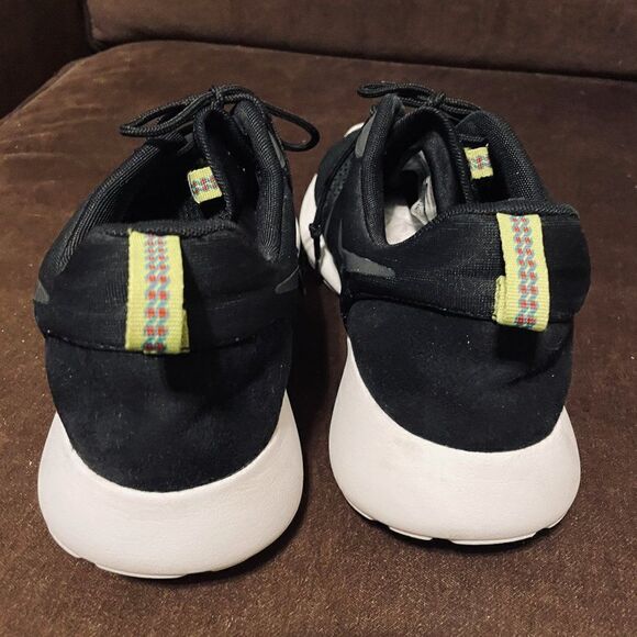 NIKE Roshe Run Black Fabric Uppers Mens Size 11 US 45 EUR - Picture 4 of 6